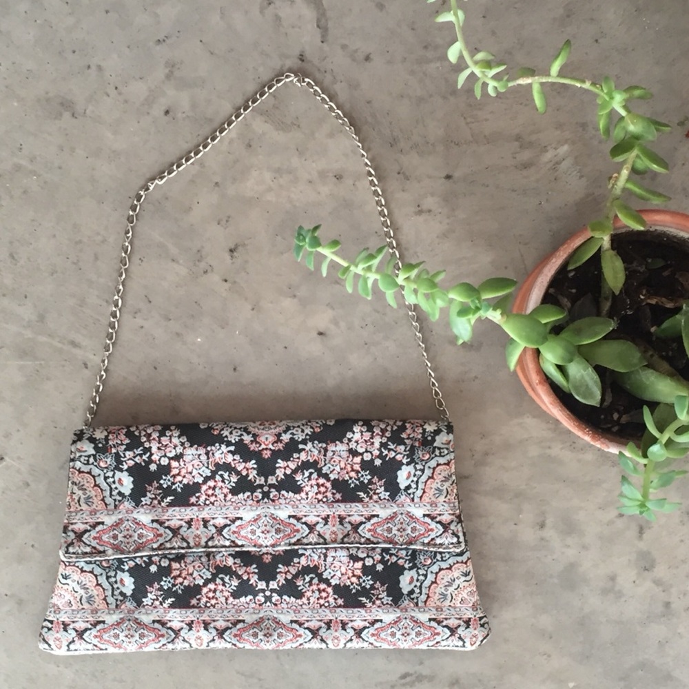 NWOT Turkish Patterned Clutch